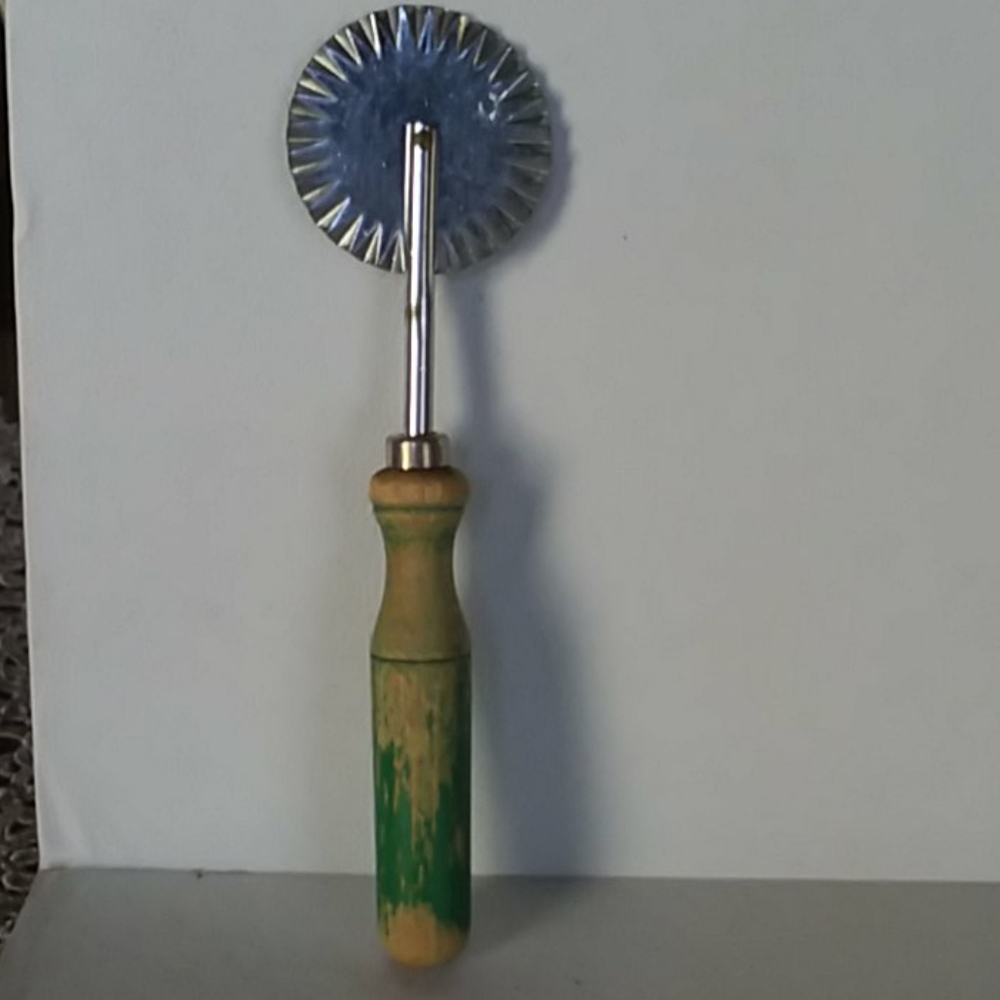 Vintage Pie Crust Cutter with Green Wood Handle